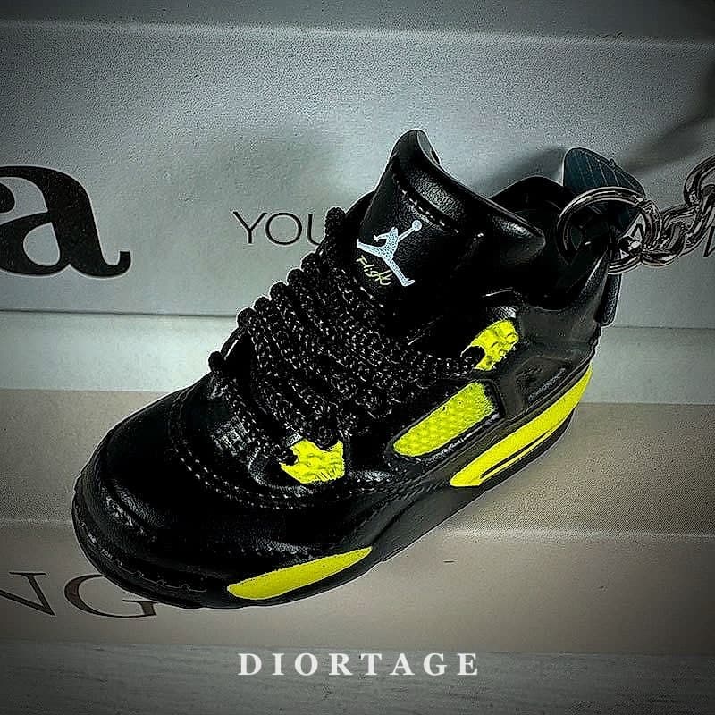 Chaveiro Jordan 4 Thunder